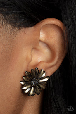 Earrings Daisy Dilemma - Brass E2318
