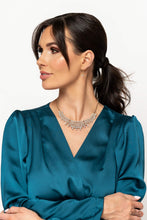 Load image into Gallery viewer, Necklaces Shimmering Song - Gold N2294