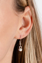 Load image into Gallery viewer, Necklaces Stardust Saucer - White N164