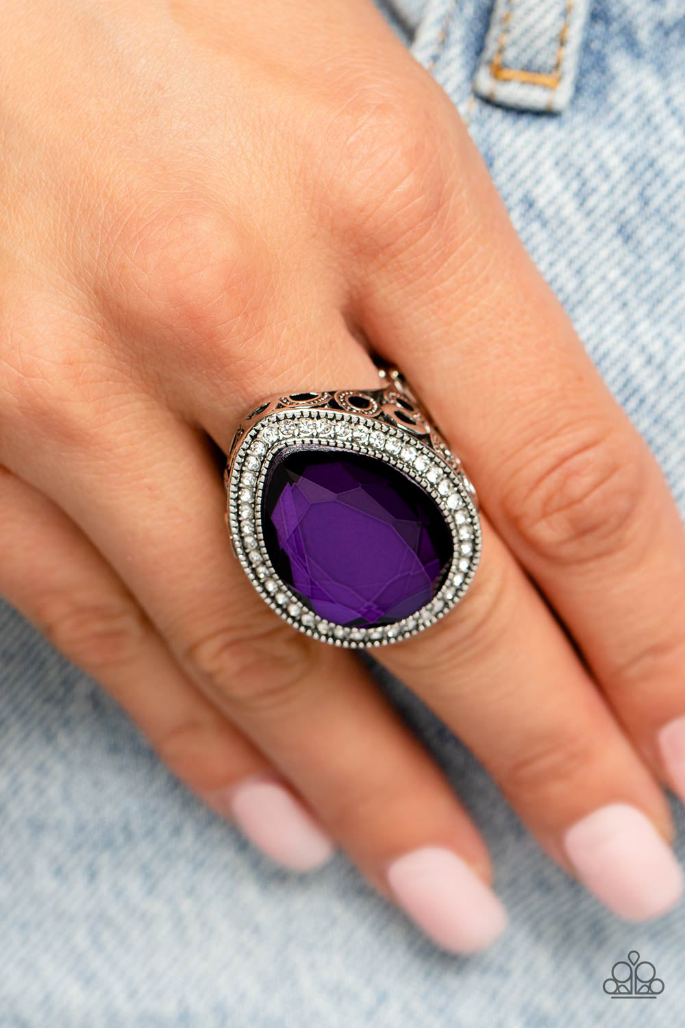 Embrace Illuminated Icon - Purple TRAY15 H98