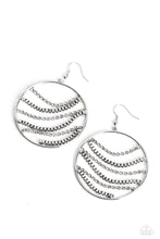 Load image into Gallery viewer, Earrings Fighting Fortune - White E2427