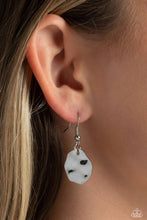 Load image into Gallery viewer, Necklaces Hammered Horizons - Silver