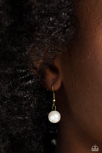 Load image into Gallery viewer, Necklaces Glinting Goddess - Brass N2319