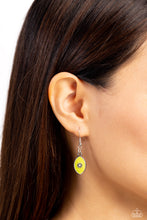 Load image into Gallery viewer, Necklaces Pressed Flowers - Green N2226