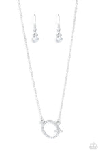 Load image into Gallery viewer, Necklaces INITIALLY Yours - Q - White