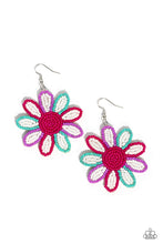 Load image into Gallery viewer, Earrings Decorated Daisies - White E462