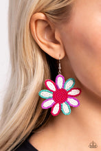 Load image into Gallery viewer, Earrings Decorated Daisies - White E462