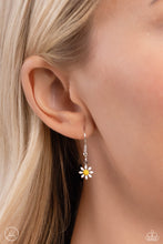 Load image into Gallery viewer, Necklaces Delicate Display - White Choker