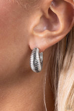 Load image into Gallery viewer, Earrings Textured Tenure - Silver MINI S113