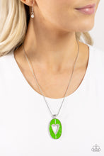 Load image into Gallery viewer, Necklaces Airy Affection - Green