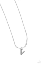 Load image into Gallery viewer, Necklaces Seize the Initial - Silver - V