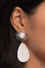Load image into Gallery viewer, Earrings Sunburst Sophistication - White E2389