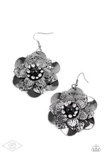 Load image into Gallery viewer, Earrings Midnight Gardens Black E2238